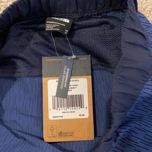 North Face shorts - Picture 2 of 3